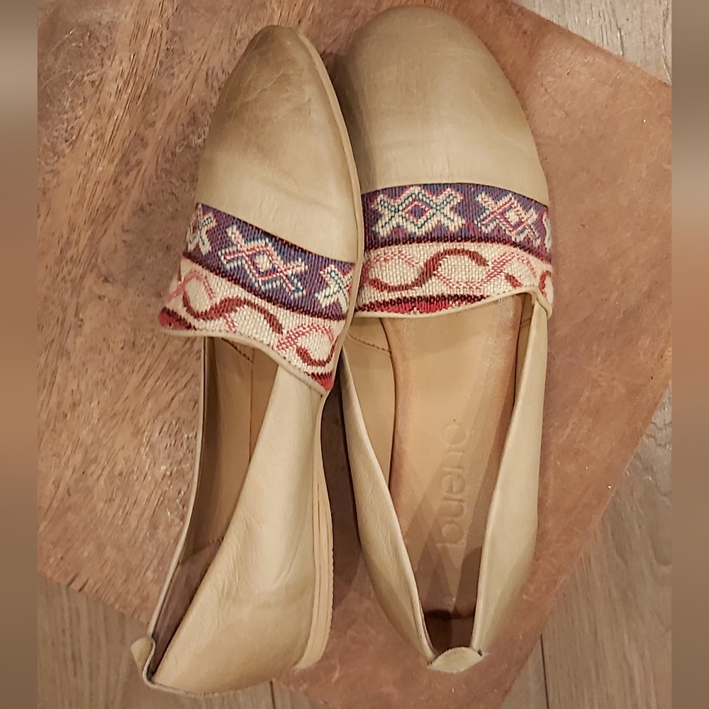 Bueno bohemian leather flats